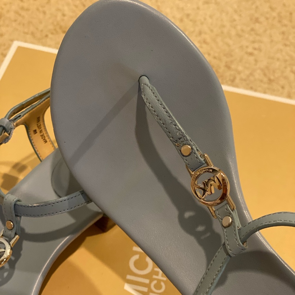 Shoes - Picture 5 of 7